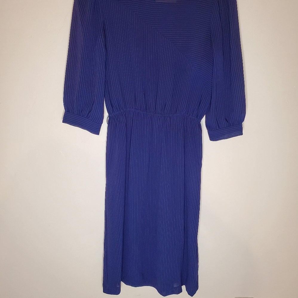 Out of Line Blue Gathered Vintage Midi Dress with Angular Red Stripes - Picture 8 of 16